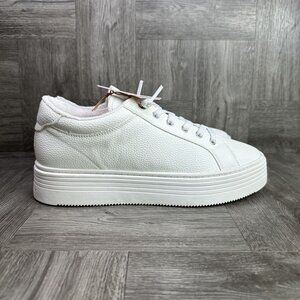 Roxy Sheilahh Women's size 10 White Leather Shoes